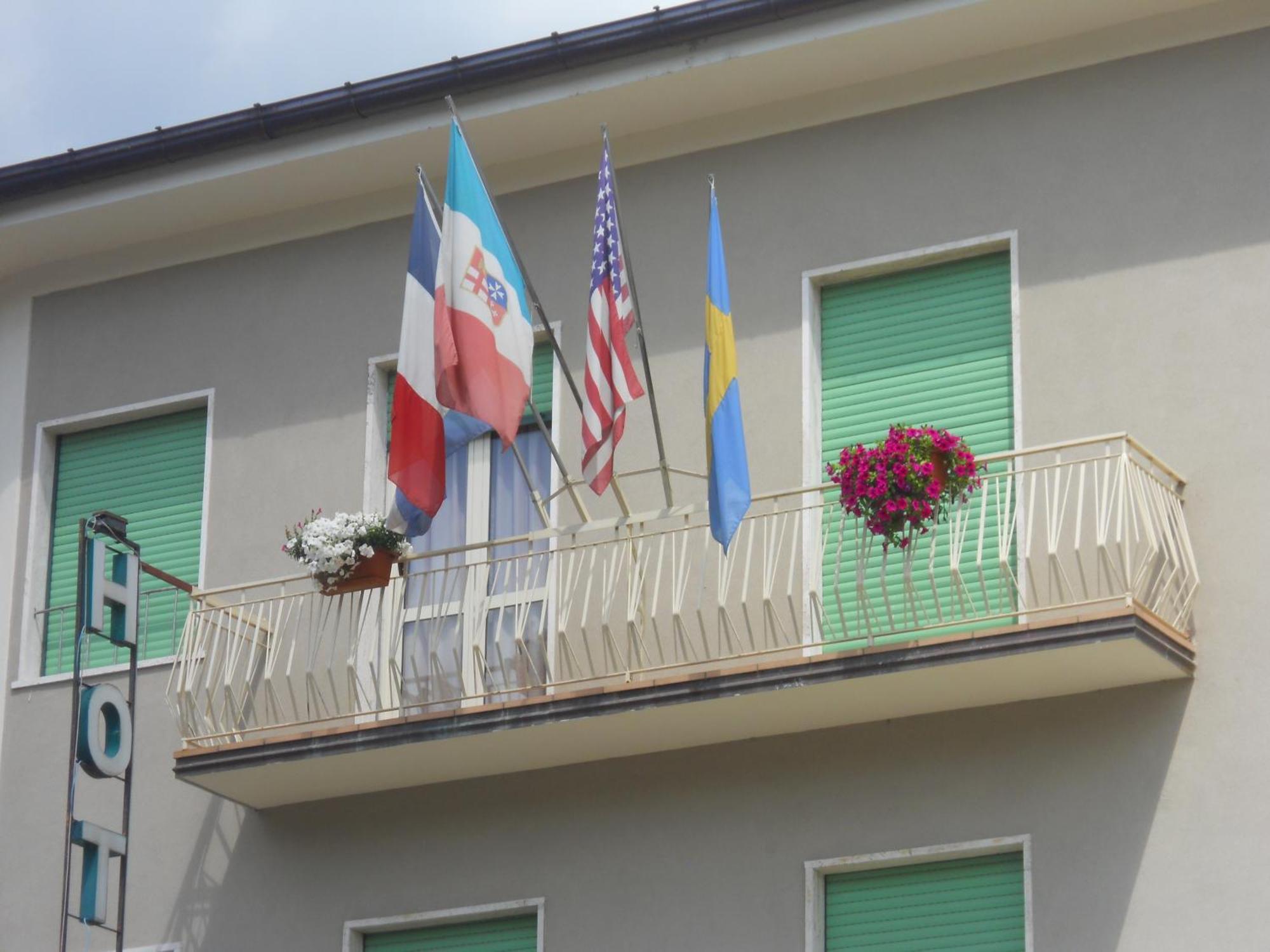 Albergo Belvedere Borghetto di Vara Luaran gambar