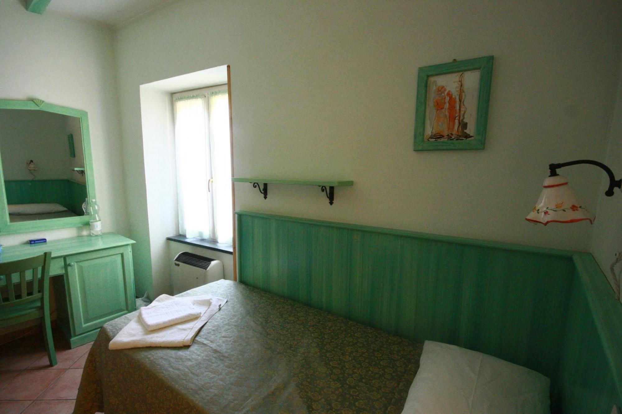 Albergo Belvedere Borghetto di Vara Luaran gambar
